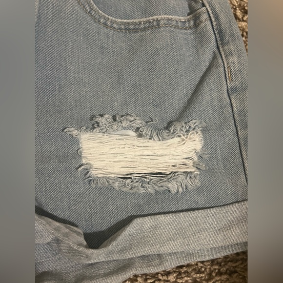 Jean shorts ! - Picture 2 of 8